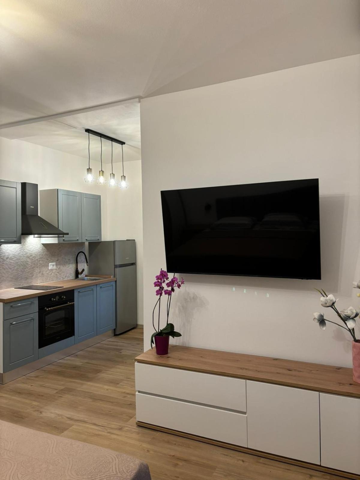 Apartment And Room Marlen Rovinjsko Selo Kültér fotó
